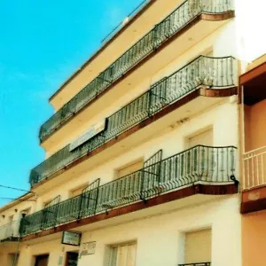 Guest house Can Pau, Llanca